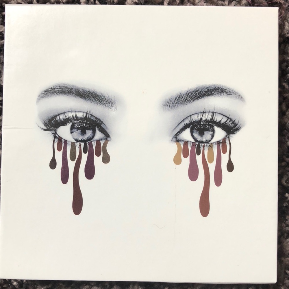 Kylie Cosmetics Burgundy palette